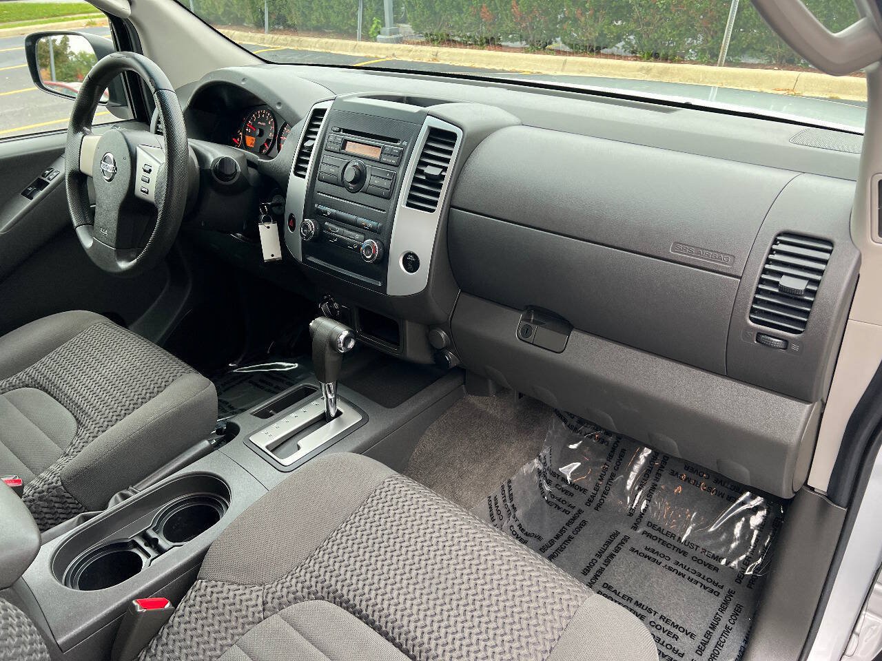 Used 2009 Nissan Frontier SE w/ SE Value Truck Pkg AWD/4WD image 31