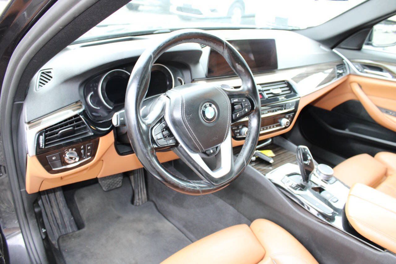 Used 2017 BMW 530i xDrive AWD/4WD image 13