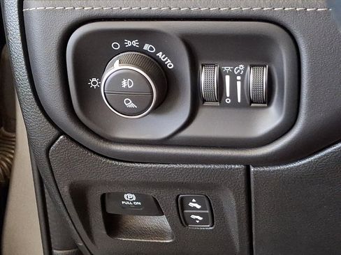 Certified 2024 RAM 1500 Limited w/ Night Edition AWD/4WD image 21