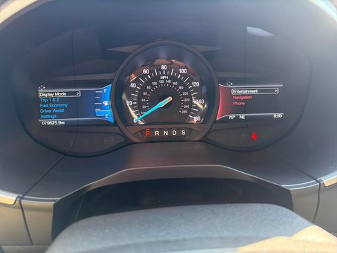Used 2018 Ford Edge SEL w/ Equipment Group 201A FWD image 15