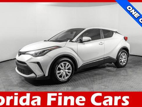 Used 2020 Toyota C-HR LE image 1