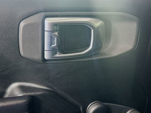 Used 2020 Jeep Wrangler Unlimited Sport image 17