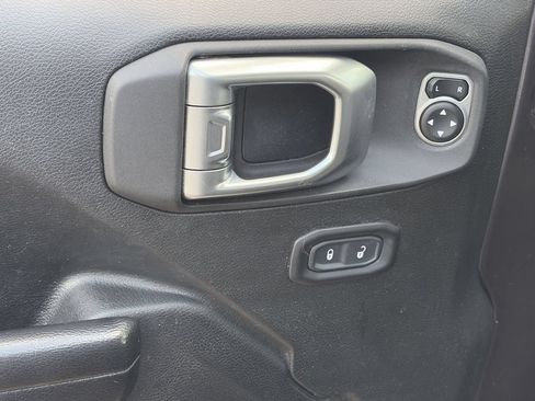 Used 2020 Jeep Wrangler Sport AWD/4WD image 20