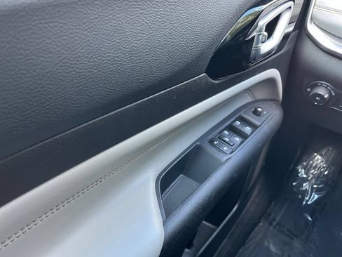 Used 2025 Jeep Compass Limited AWD/4WD image 18