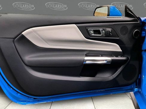 Used 2025 Ford Mustang GT Premium image 11