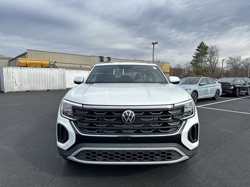 New 2026 Volkswagen Atlas Cross Sport SE image 2