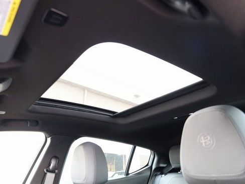 New 2025 Alfa Romeo Tonale w/ Premium Package image 25