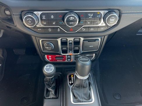 Used 2024 Jeep Gladiator Rubicon image 19