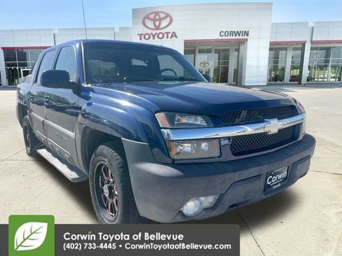 Used 2002 Chevrolet Avalanche 4x4 w/ Off-Road Suspension Pkg image 1