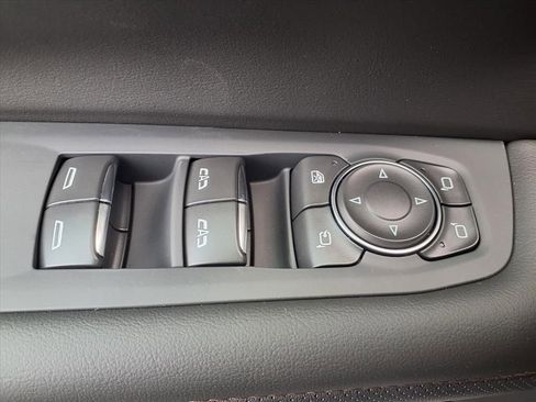 New 2026 Chevrolet Suburban High Country image 11