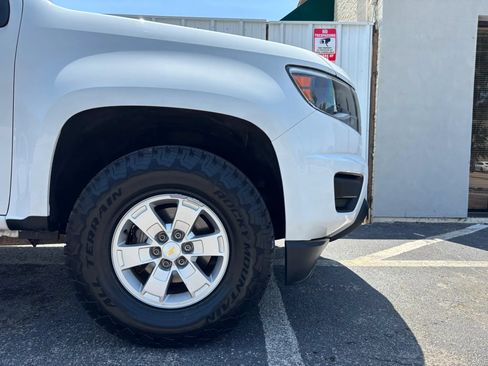 Used 2017 Chevrolet Colorado W/T w/ WT Convenience Package RWD image 9