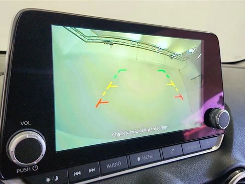 Used 2024 Nissan Sentra SV FWD image 29