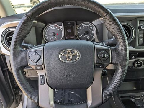 Used 2016 Toyota Tacoma SR5 image 28