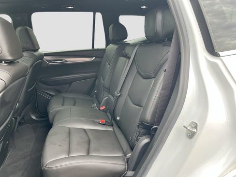Used 2025 Cadillac XT6 Luxury FWD image 25