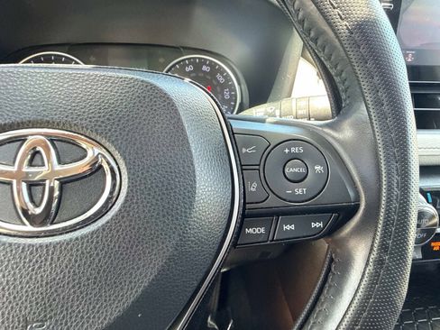 Used 2019 Toyota RAV4 XLE AWD/4WD image 30