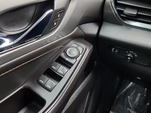Used 2020 Chevrolet Traverse LS FWD image 35