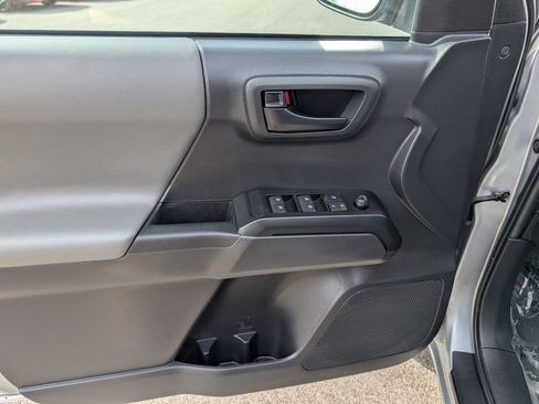 Used 2023 Toyota Tacoma SR AWD/4WD image 13