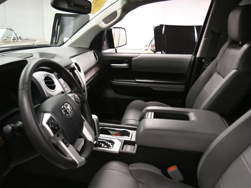 Used 2020 Toyota Tundra Limited w/ Limited Premium Package AWD/4WD image 19