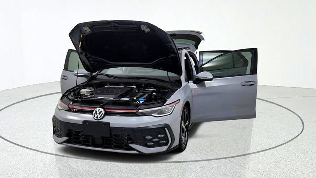 Used 2025 Volkswagen GTI SE FWD image 13