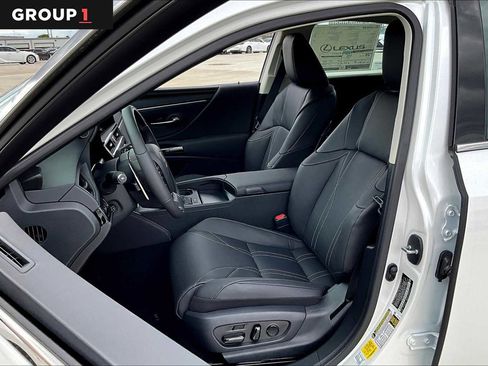 Used 2024 Lexus ES 350 w/ Luxury Package image 17