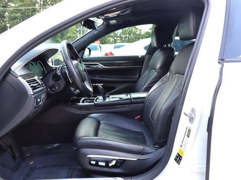 Used 2016 BMW 750i xDrive AWD/4WD image 21