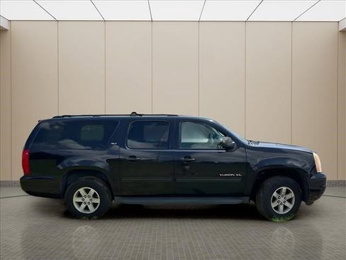 Used 2011 GMC Yukon XL SLT RWD image 10