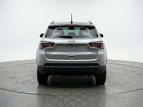 Used 2025 Jeep Compass Limited AWD/4WD image 7