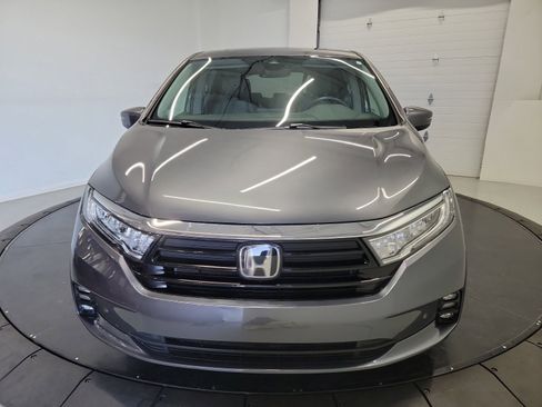 Used 2023 Honda Odyssey Touring image 2
