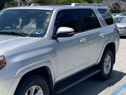 Used 2016 Toyota 4Runner SR5 Premium AWD/4WD image 2