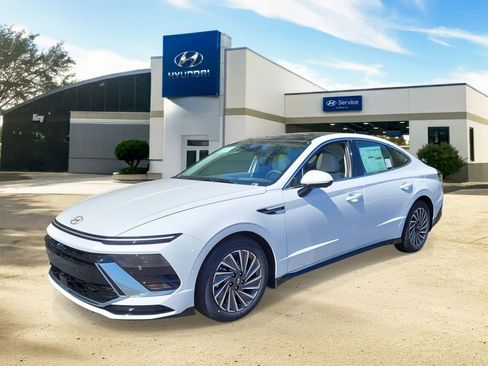 New 2026 Hyundai Sonata Limited FWD image 2