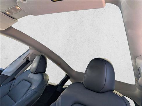 Used 2025 Tesla Model Y Long Range RWD image 15
