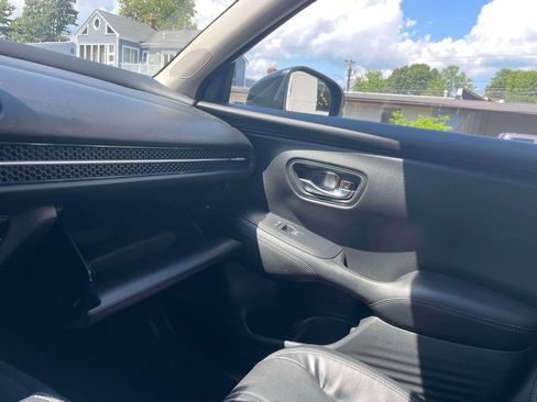 Certified 2024 Honda HR-V EX-L image 35