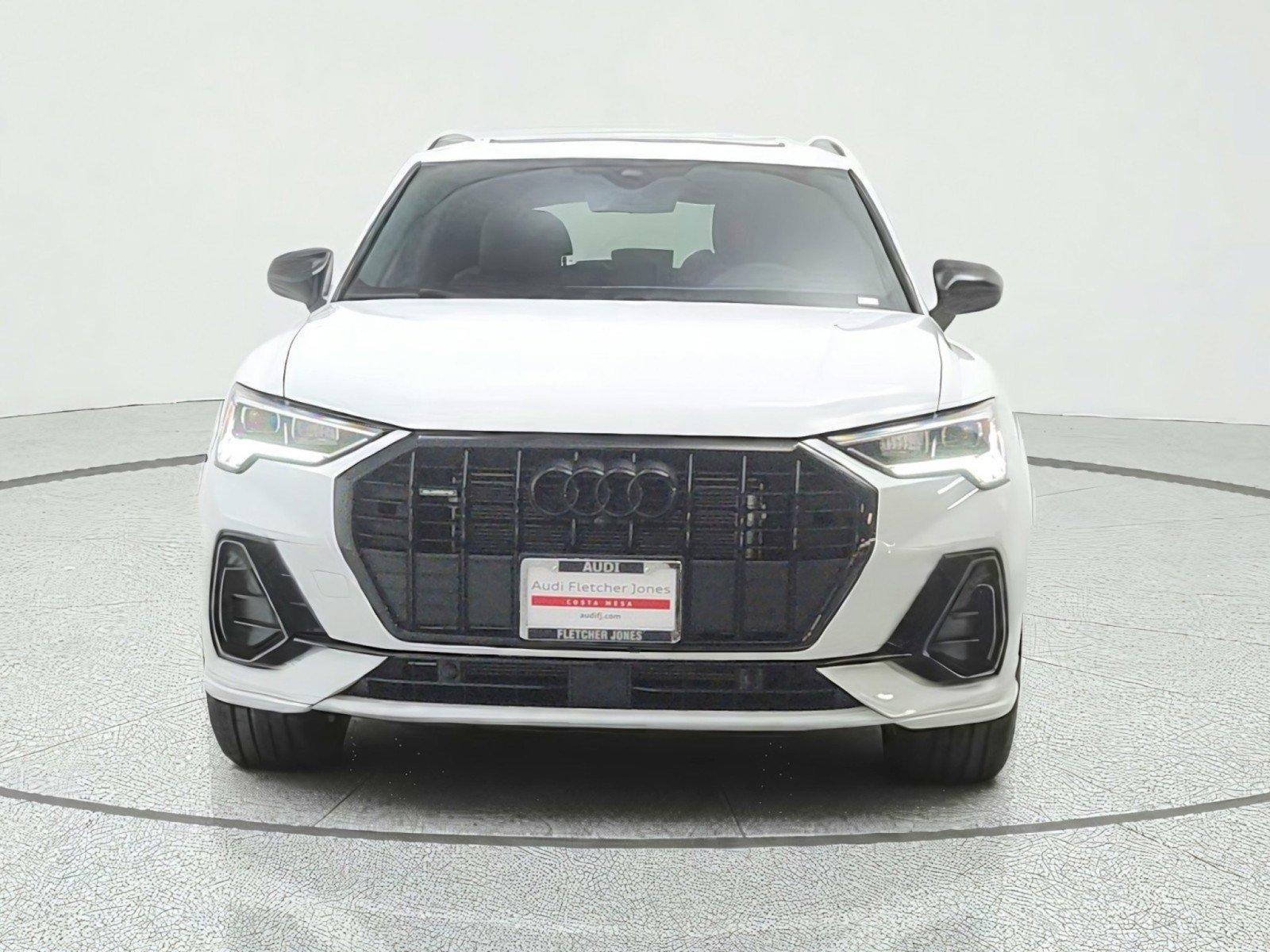 Used 2025 Audi Q3 2.0T Premium Plus w/ Premium Plus Package AWD/4WD image 2