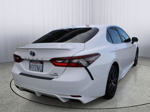 Used 2022 Toyota Camry SE image 8