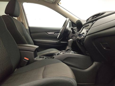 Used 2018 Nissan Rogue SV AWD/4WD image 21