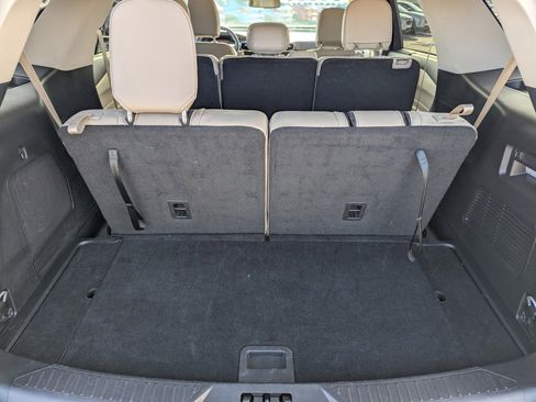 Used 2024 Ford Explorer Limited image 10