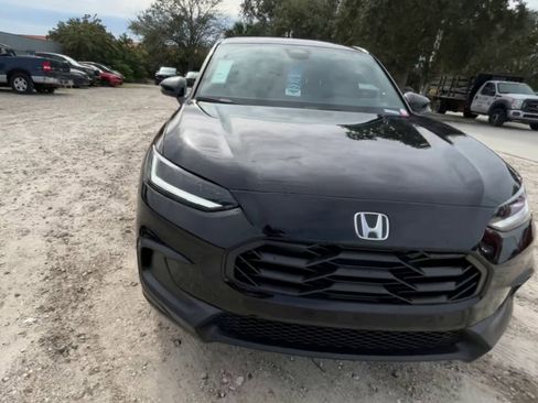 Used 2024 Honda HR-V Sport image 4