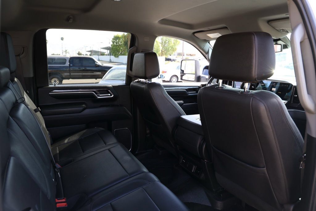 Used 2024 Chevrolet Silverado 2500 LTZ AWD/4WD image 17