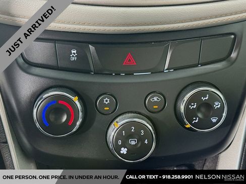 Used 2018 Chevrolet Trax LT w/ Driver Confidence Package image 15