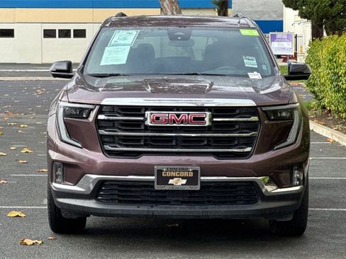 Used 2024 GMC Acadia Elevation image 9