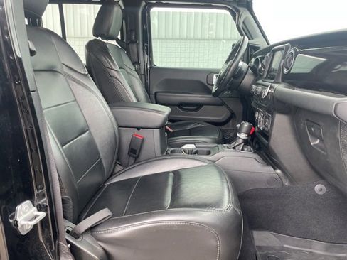 Used 2022 Jeep Wrangler Unlimited Sahara image 15