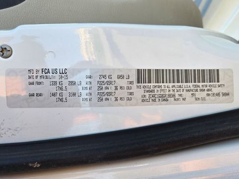 Used 2016 Chrysler Town & Country Limited Platinum image 31