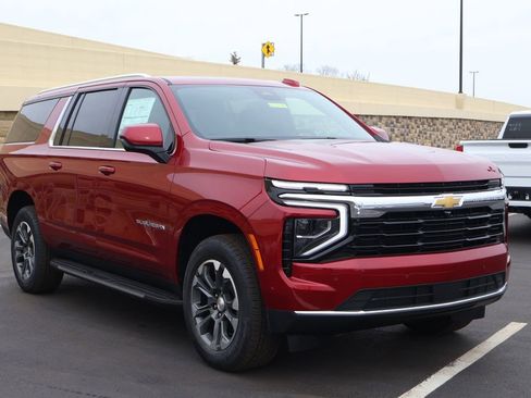 New 2026 Chevrolet Suburban LS image 10