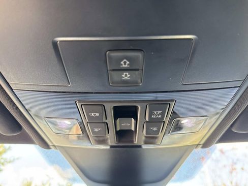 Used 2022 Volkswagen Tiguan SE R-Line image 47