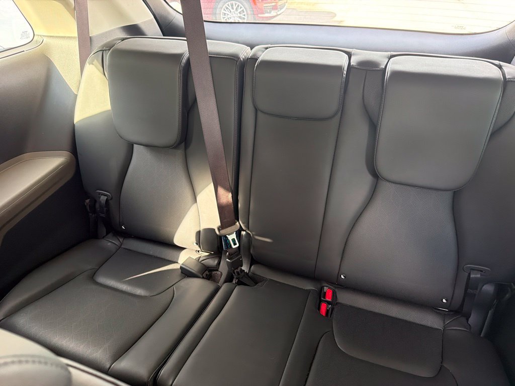 Used 2025 Kia Carnival EX FWD image 10