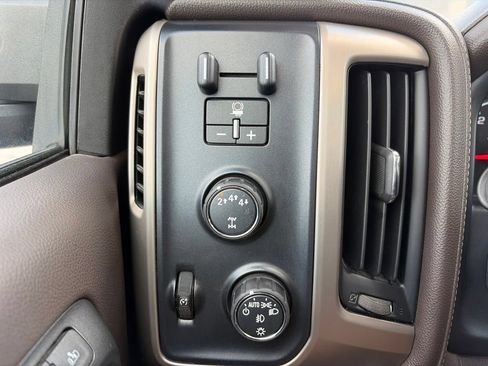 Used 2018 GMC Sierra 2500 Denali w/ Duramax Plus Package AWD/4WD image 11