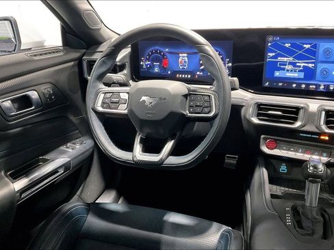 Used 2024 Ford Mustang GT Premium image 7