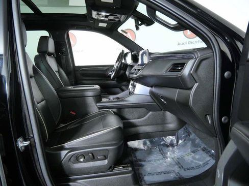 Used 2021 GMC Yukon XL SLT w/ SLT Luxury Plus Package AWD/4WD image 11