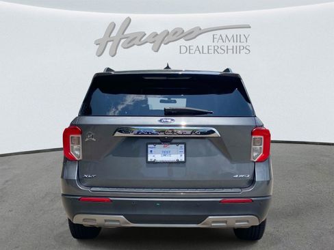 Used 2023 Ford Explorer XLT w/ Equipment Group 202A AWD/4WD image 4