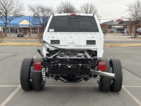 New 2026 Ford F550 4x4 Crew Cab image 4
